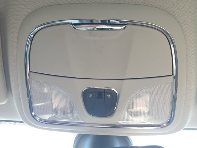 Used 2019 Jeep Cherokee Limited image 29