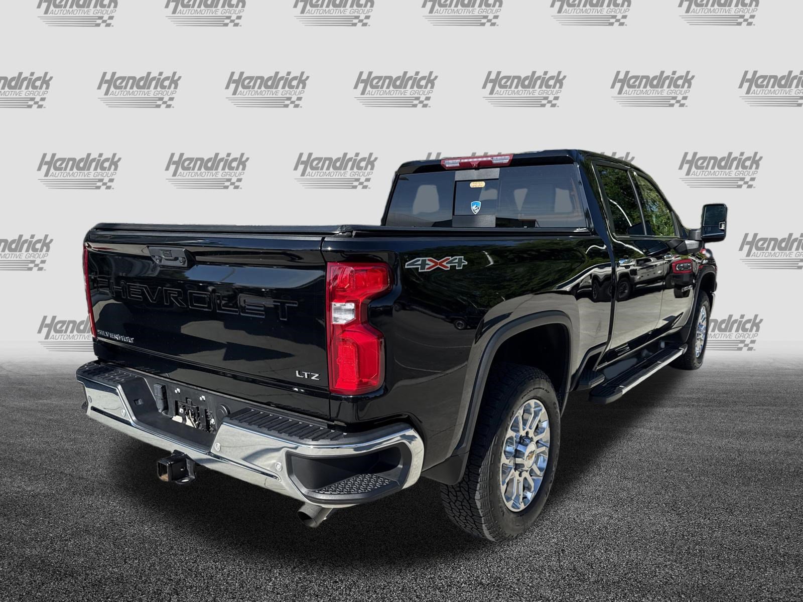 Used 2024 Chevrolet Silverado 2500 LTZ w/ LTZ Convenience Package AWD/4WD image 9