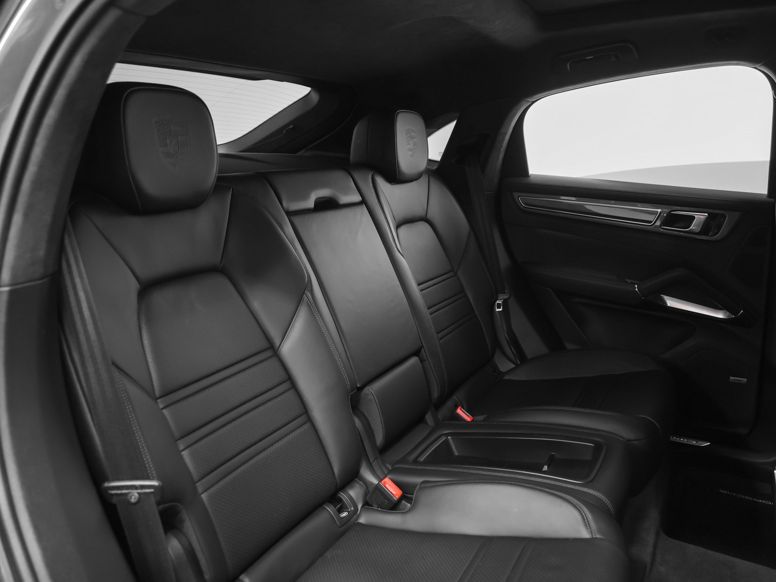 Used 2021 Porsche Cayenne Turbo image 32