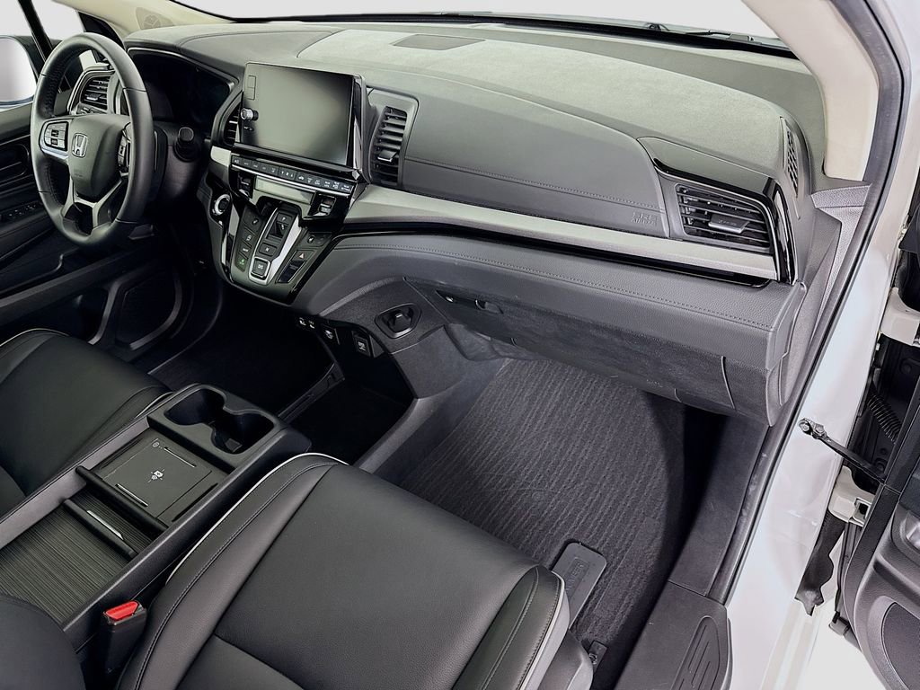 Certified 2025 Honda Odyssey Touring image 17