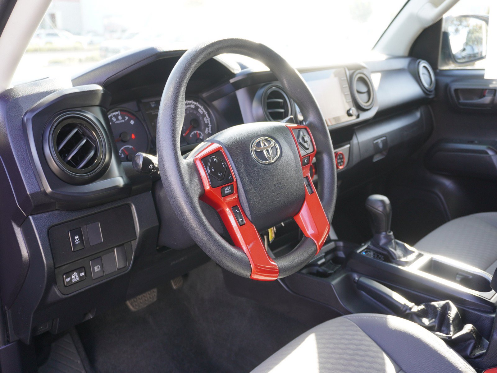 Used 2020 Toyota Tacoma SR AWD/4WD image 20
