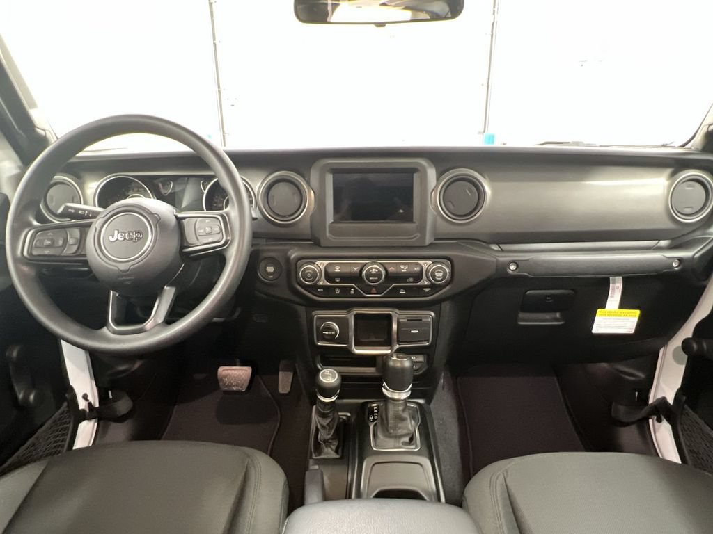 Used 2023 Jeep Gladiator Sport AWD/4WD image 10