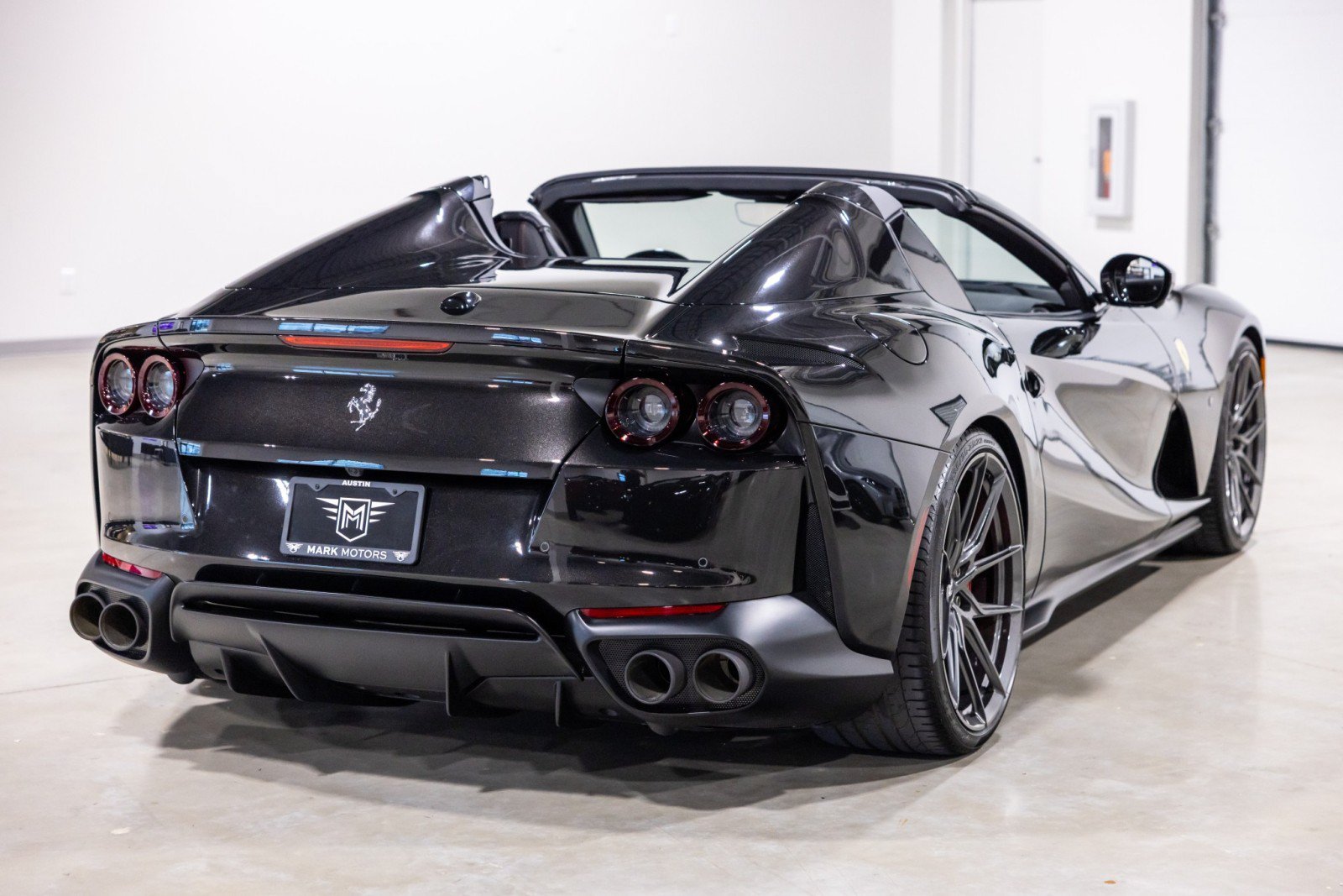 Used 2021 Ferrari 812 GTS RWD image 9