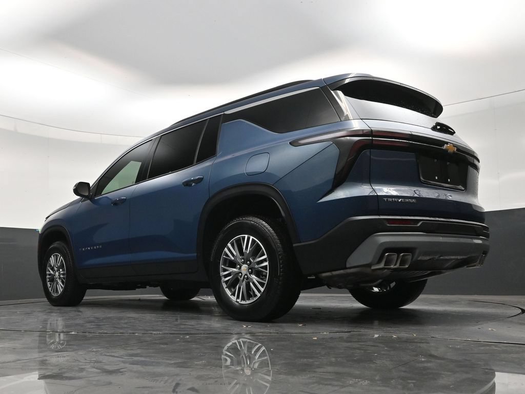Used 2026 Chevrolet Traverse LT FWD image 22