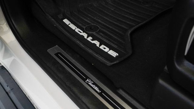 Used 2019 Cadillac Escalade ESV Premium Luxury image 46