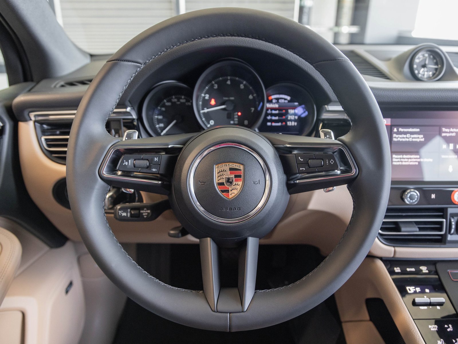 New 2026 Porsche Macan image 13