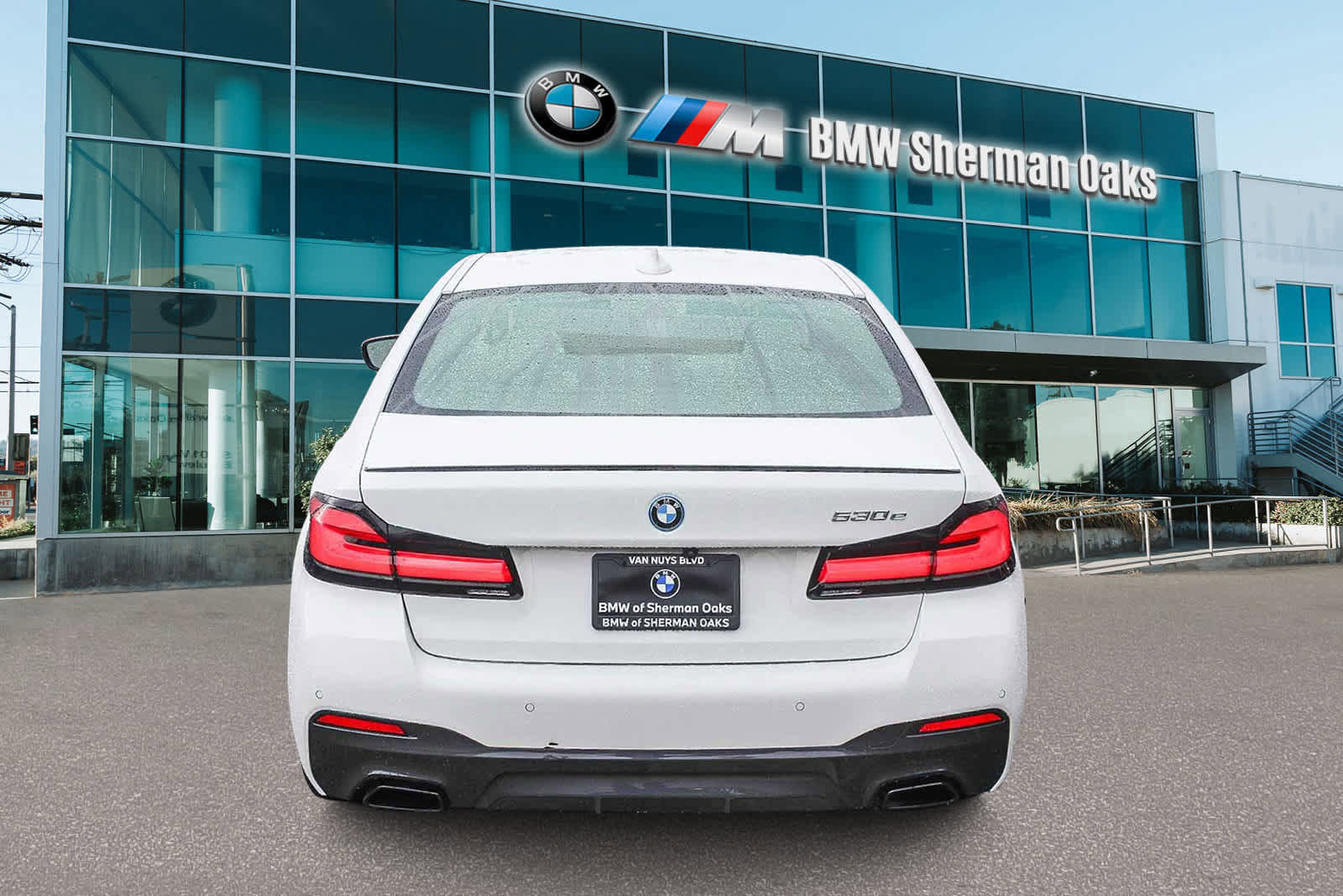 Certified 2023 BMW 530e w/ M Sport Package image 5