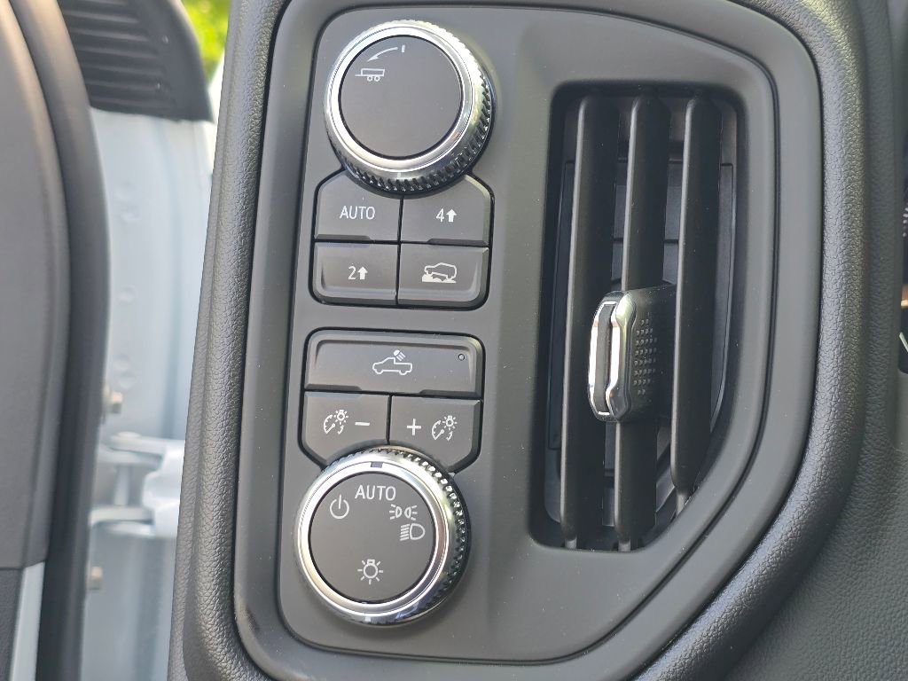 New 2025 GMC Sierra 1500 Pro image 9