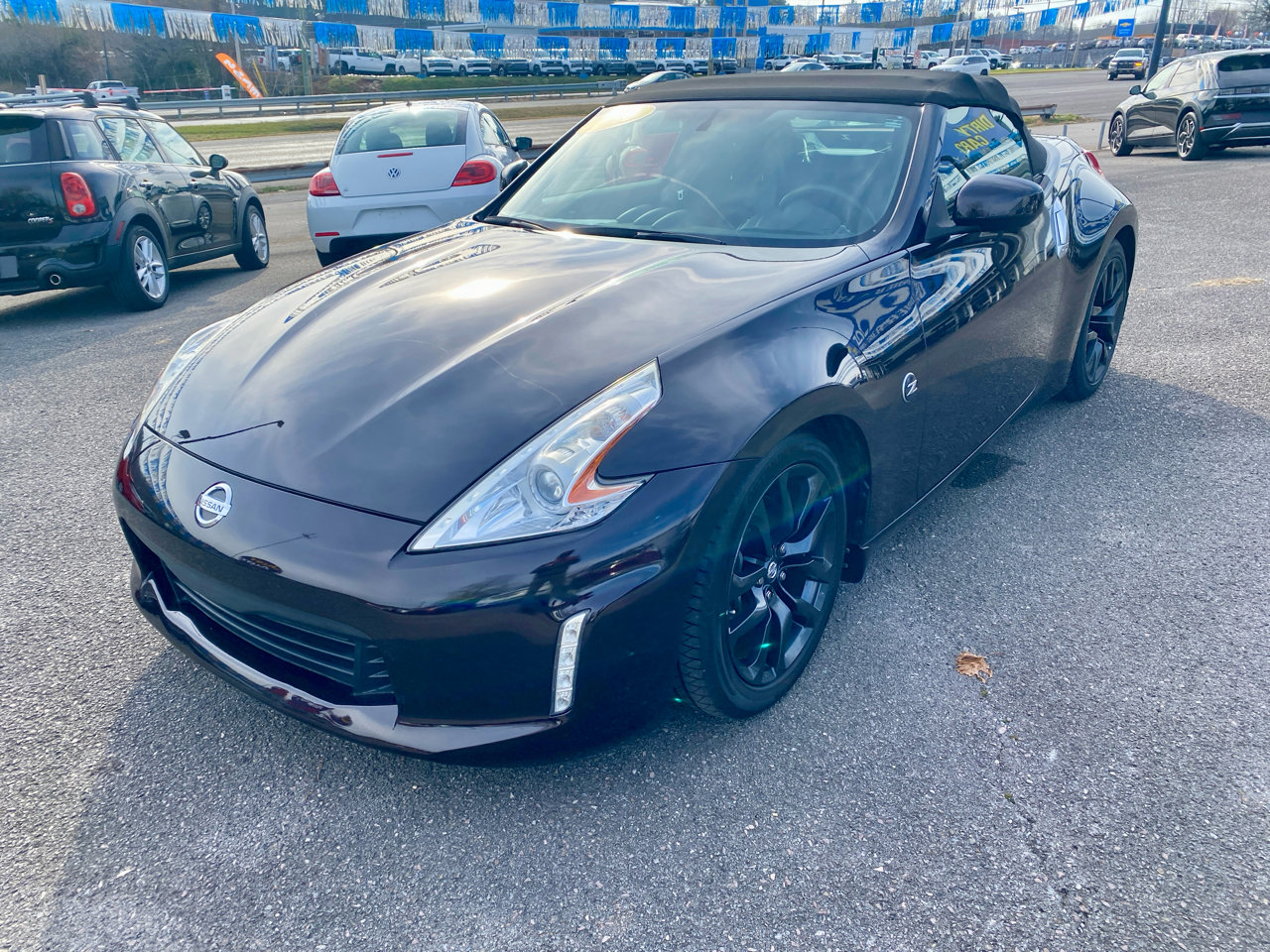 Used 2016 Nissan 370Z Touring image 3