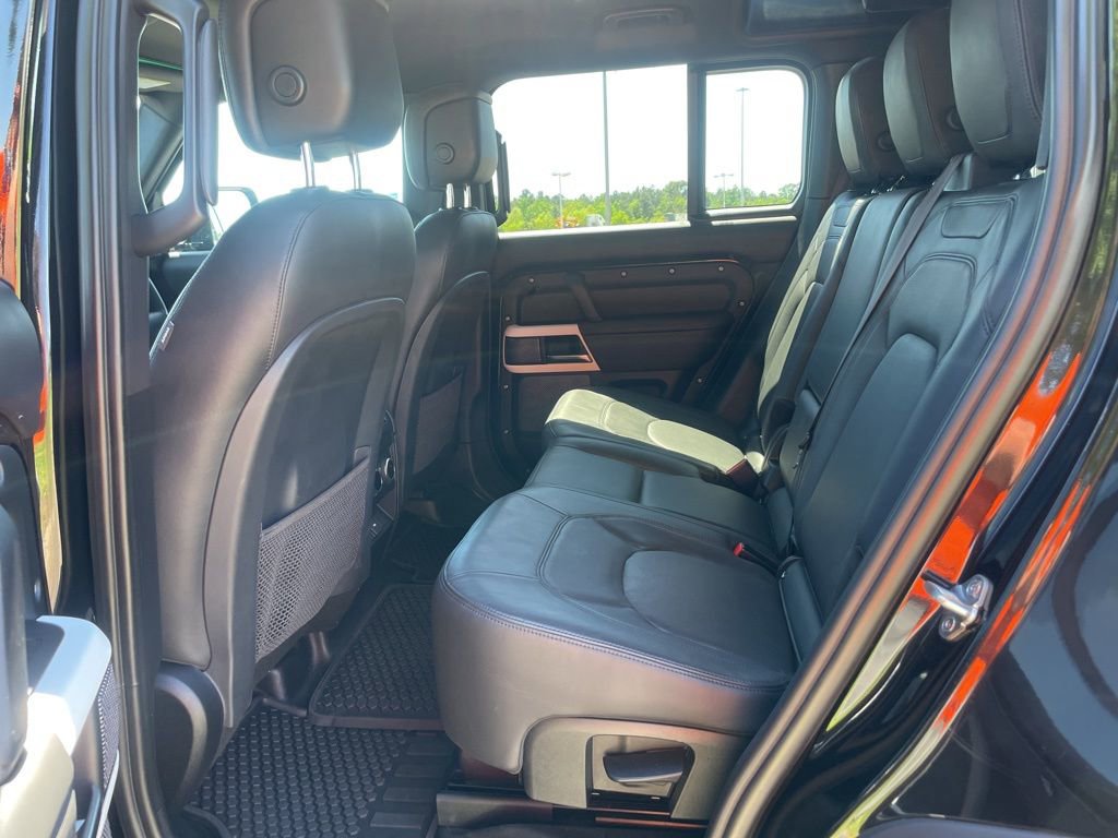Used 2023 Land Rover Defender 110 S image 13