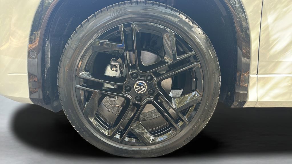 New 2026 Volkswagen Tiguan SE R-Line image 24