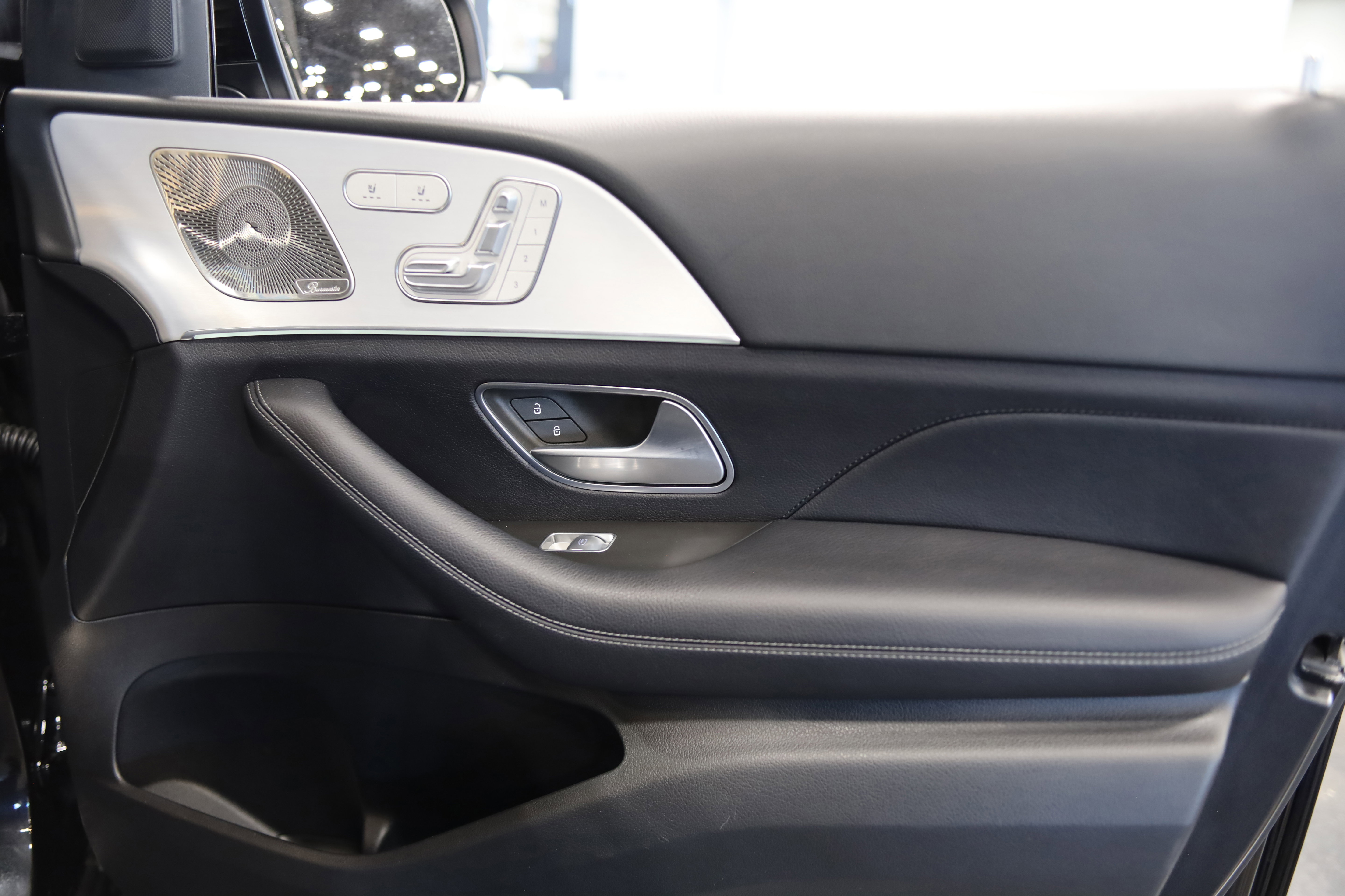 Used 2024 Mercedes-Benz GLS 450 4MATIC image 40