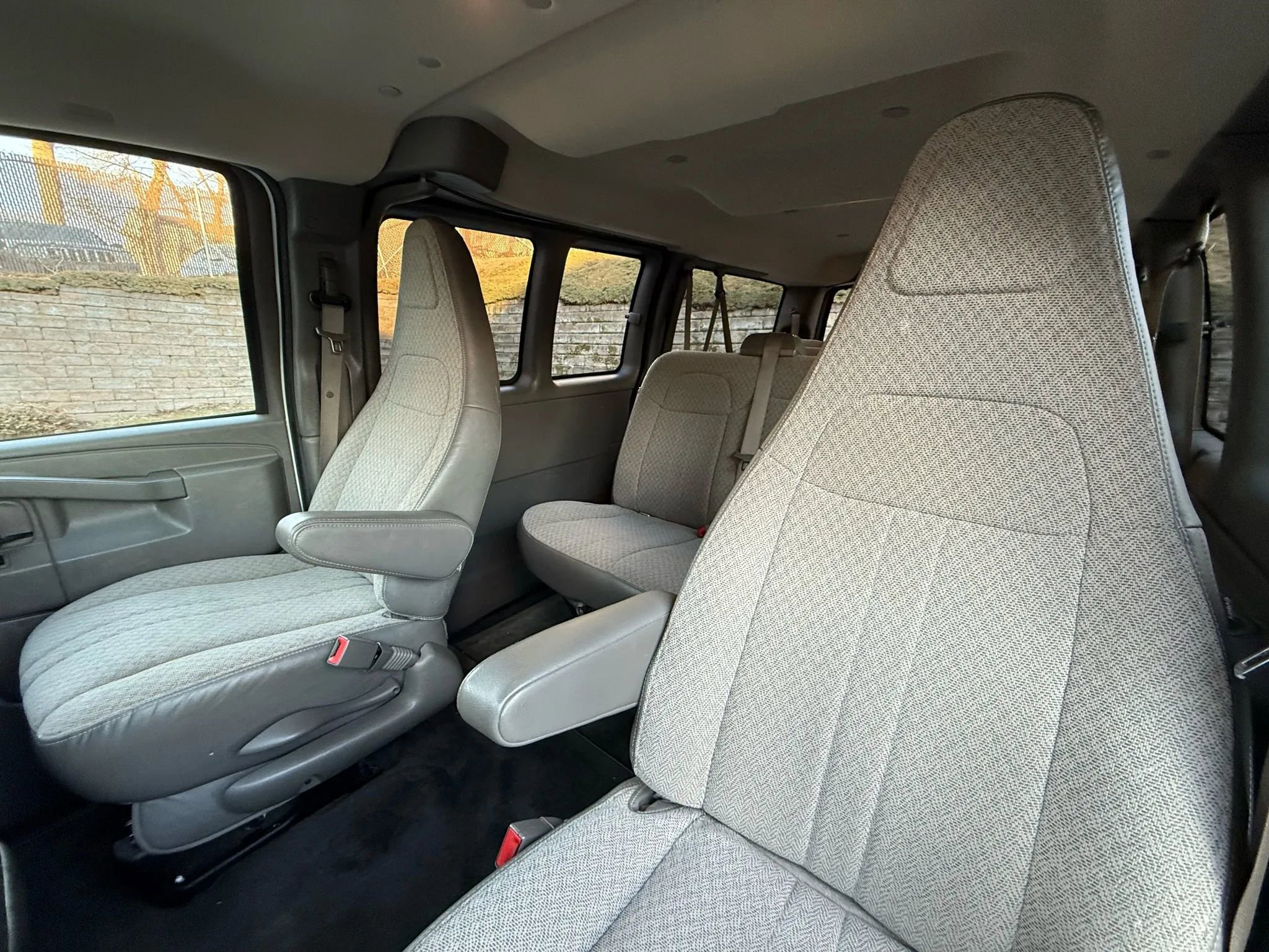 Used 2018 Chevrolet Express 3500 LT w/ LT Preferred Equipment Group image 15