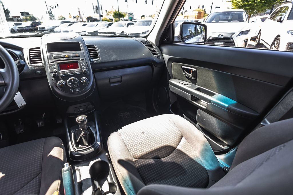 Used 2012 Kia Soul FWD image 15