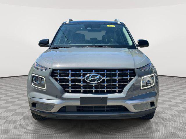 Used 2022 Hyundai Venue Limited FWD image 8