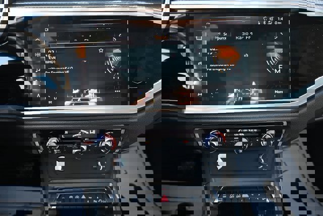 Used 2020 Audi Q3 2.0T Prestige image 32