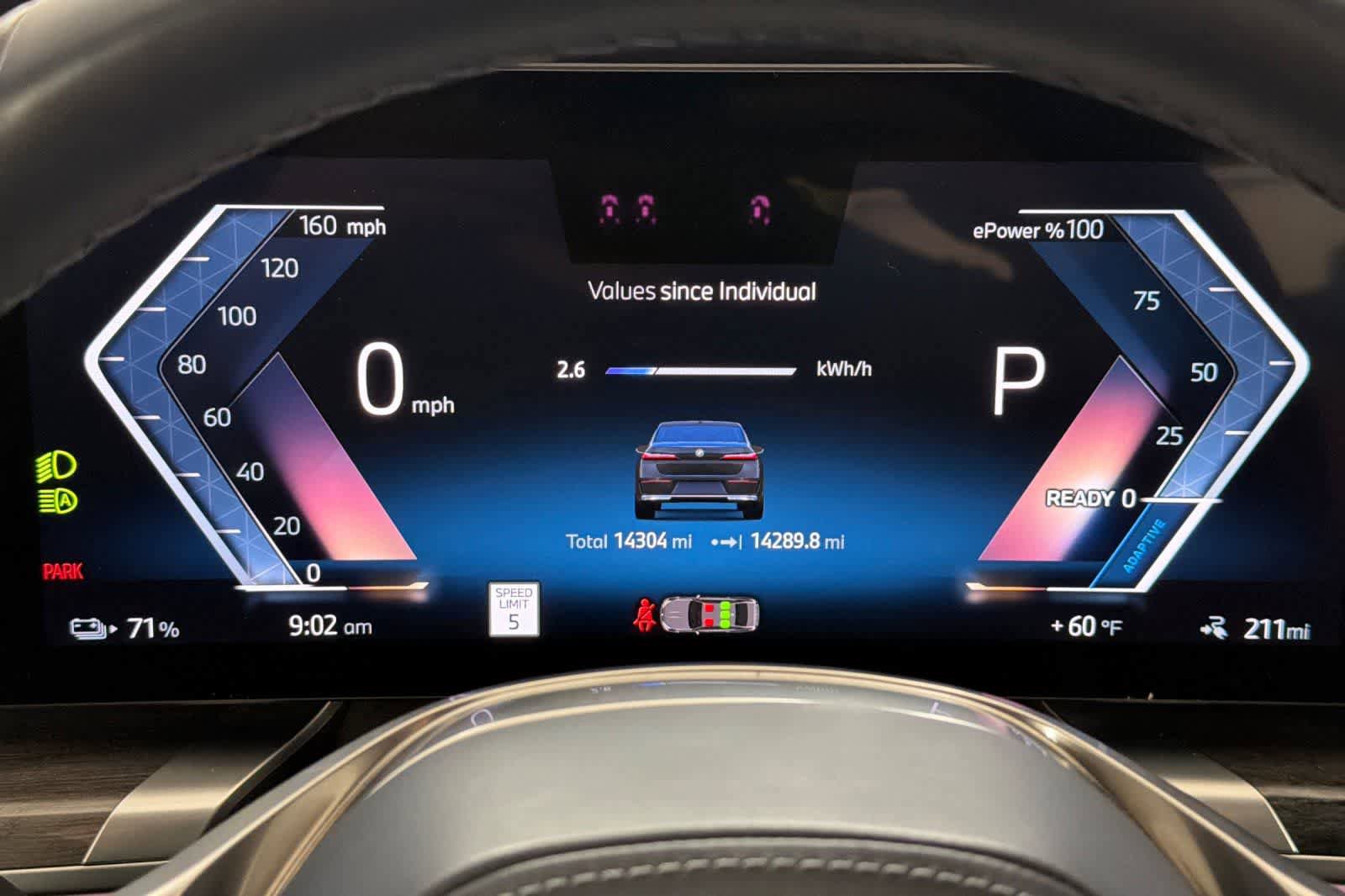 Used 2023 BMW i7 xDrive60 AWD/4WD image 24
