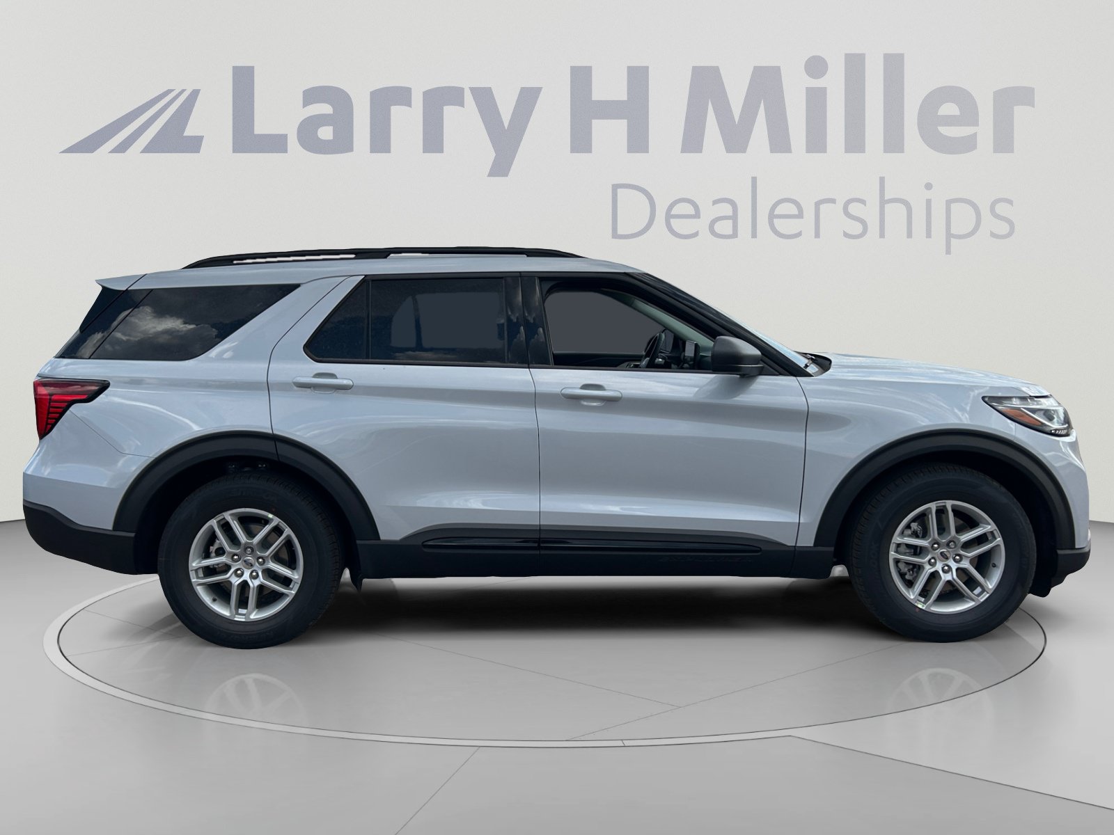 New 2026 Ford Explorer Active w/ Active Comfort Package RWD image 6