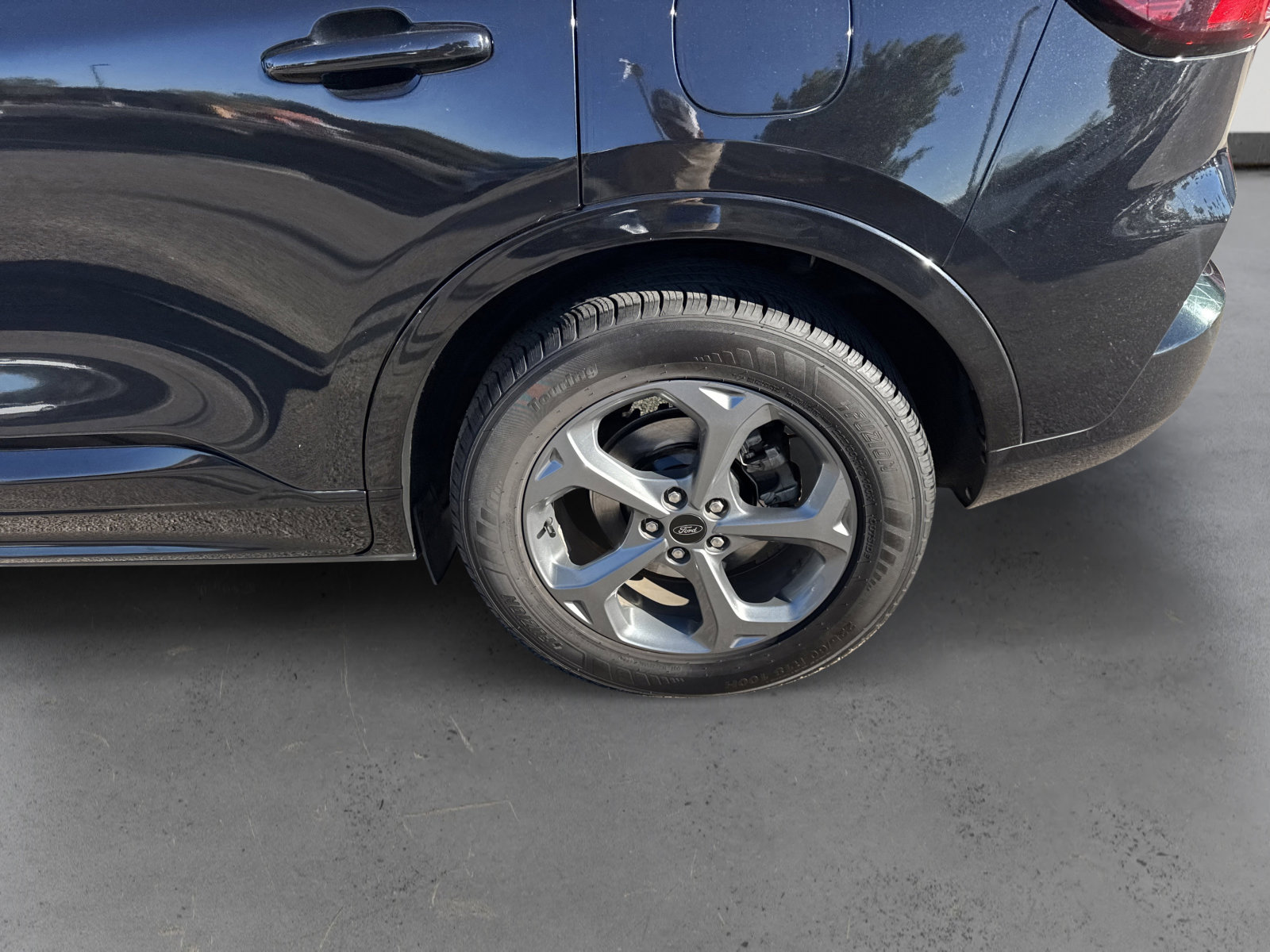 Used 2023 Ford Escape ST-Line image 9