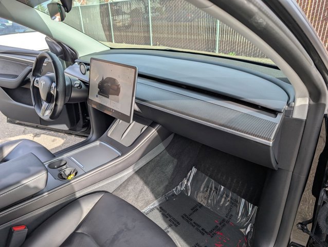 Used 2023 Tesla Model Y Performance image 19