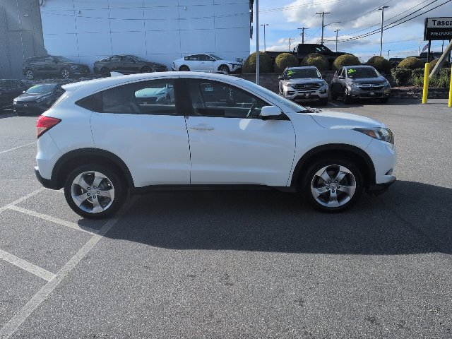 Used 2017 Honda HR-V LX image 2