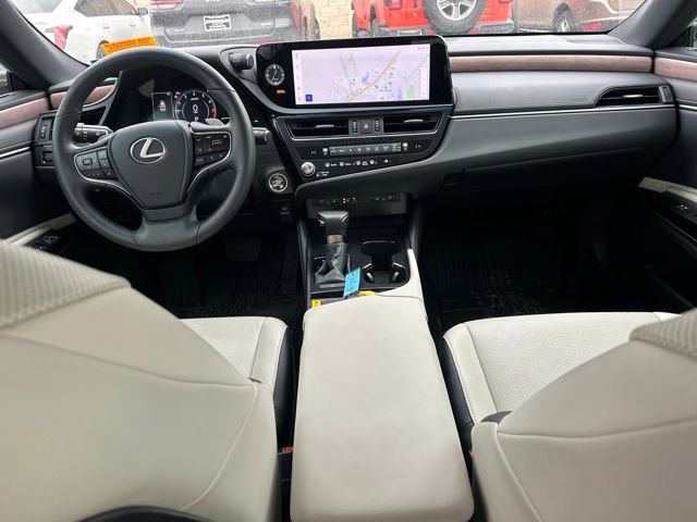 Used 2024 Lexus ES 350 w/ Premium Package image 16