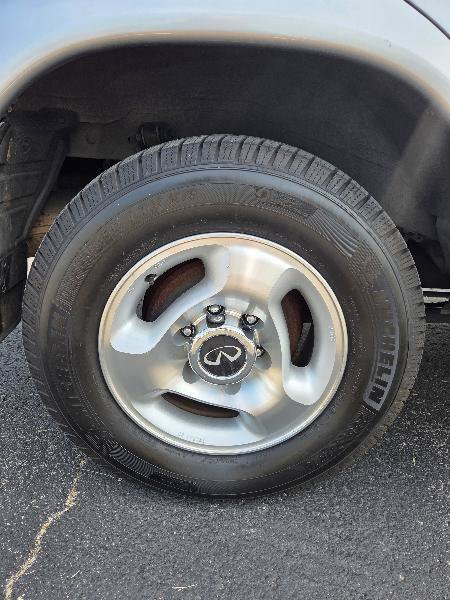 Used 2000 INFINITI QX4 4WD image 18
