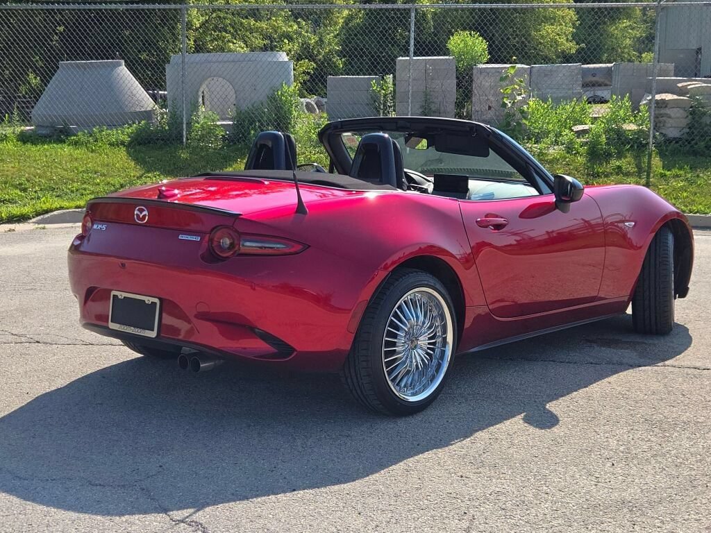 Used 2024 MAZDA MX-5 Miata Club w/ Interior Package RWD image 10