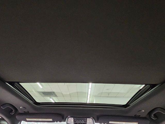 Used 2018 Jeep Grand Cherokee Overland AWD/4WD image 38