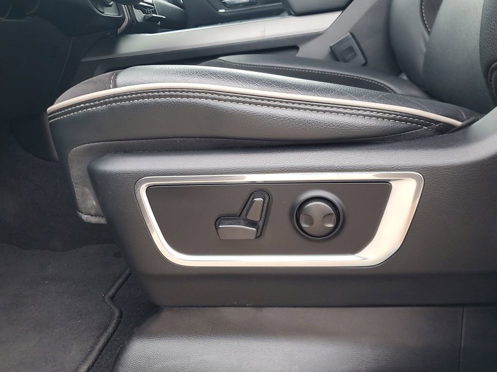 Used 2026 RAM 1500 Laramie AWD/4WD image 16