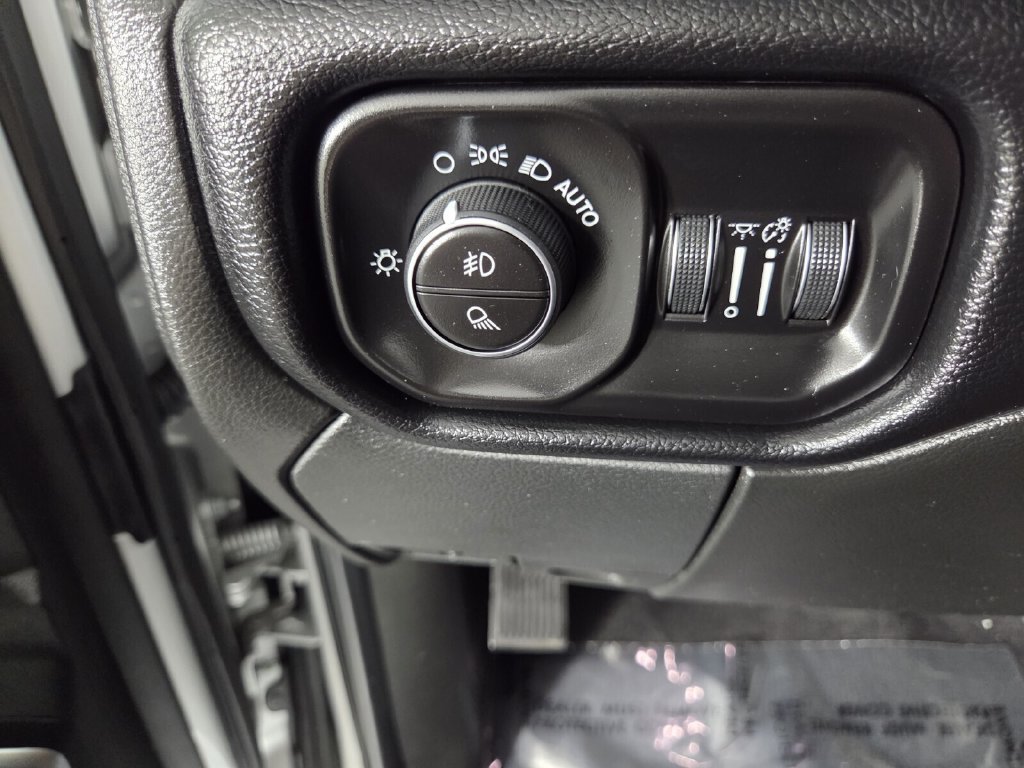 Used 2026 RAM 2500 Laramie AWD/4WD image 20