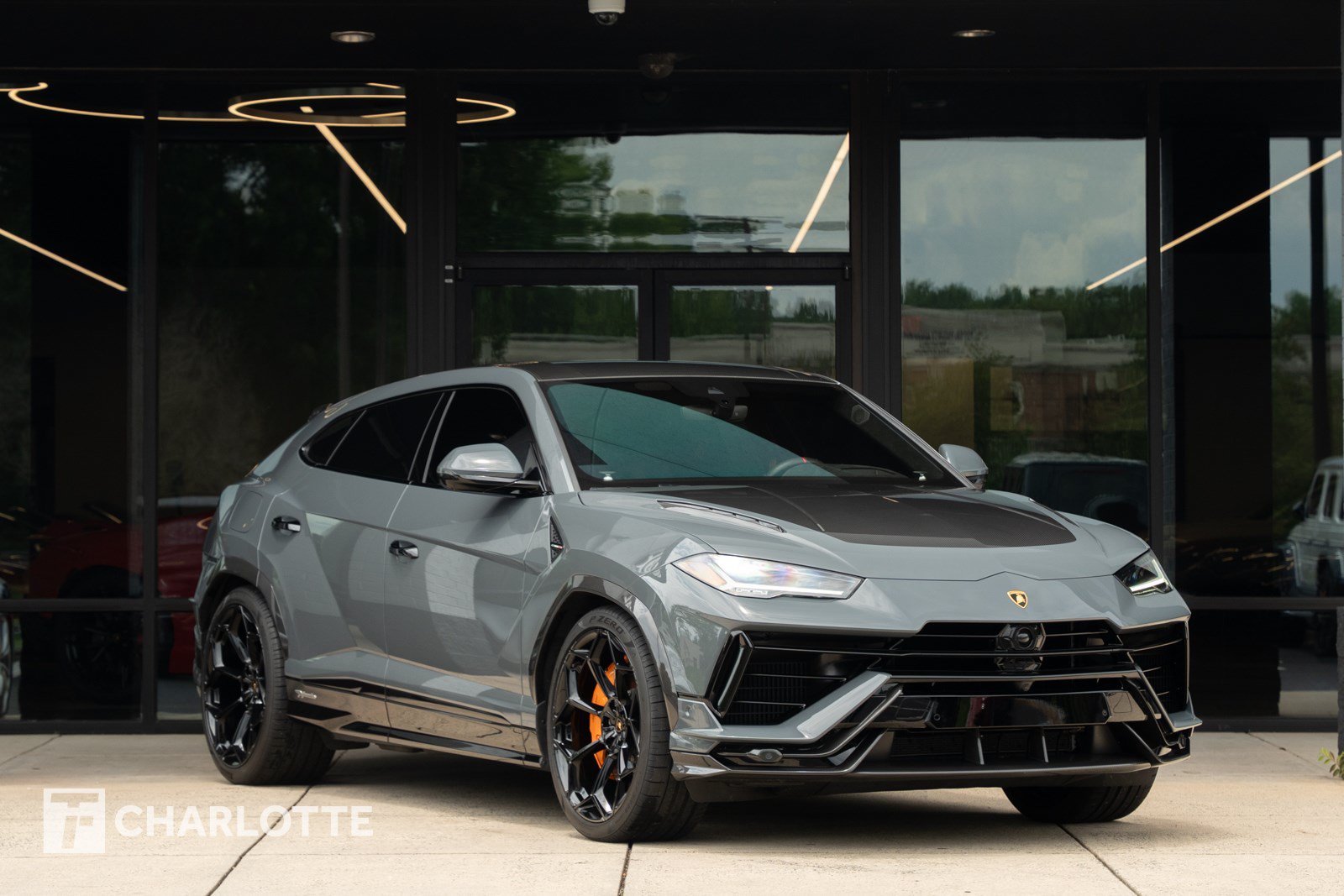 Used 2023 Lamborghini Urus Performante AWD/4WD image 1