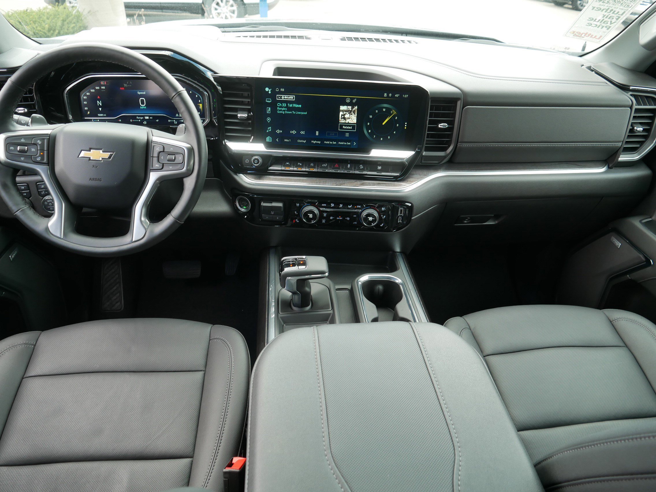 Used 2024 Chevrolet Silverado 1500 LTZ image 10