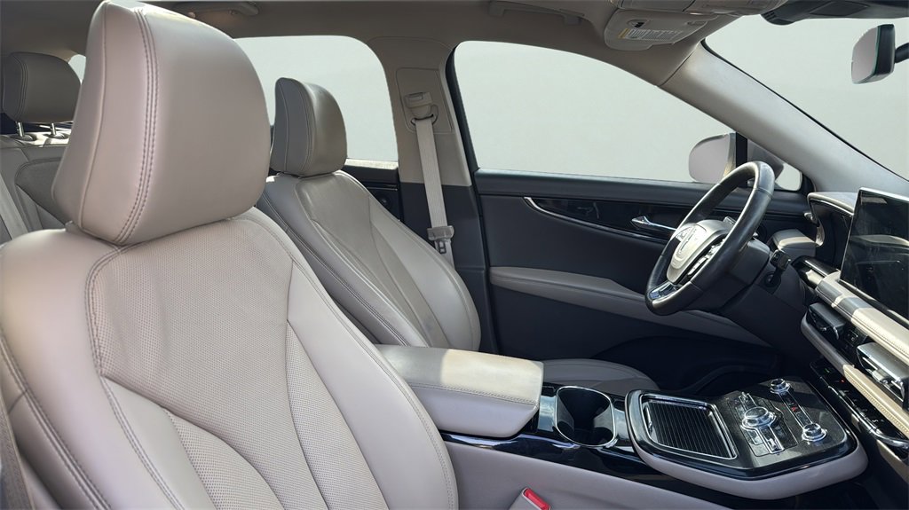 Used 2021 Lincoln Nautilus Reserve image 18