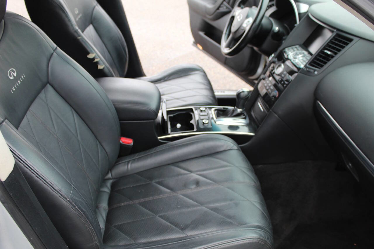 Used 2010 INFINITI FX35 AWD w/ Navigation Pkg image 17