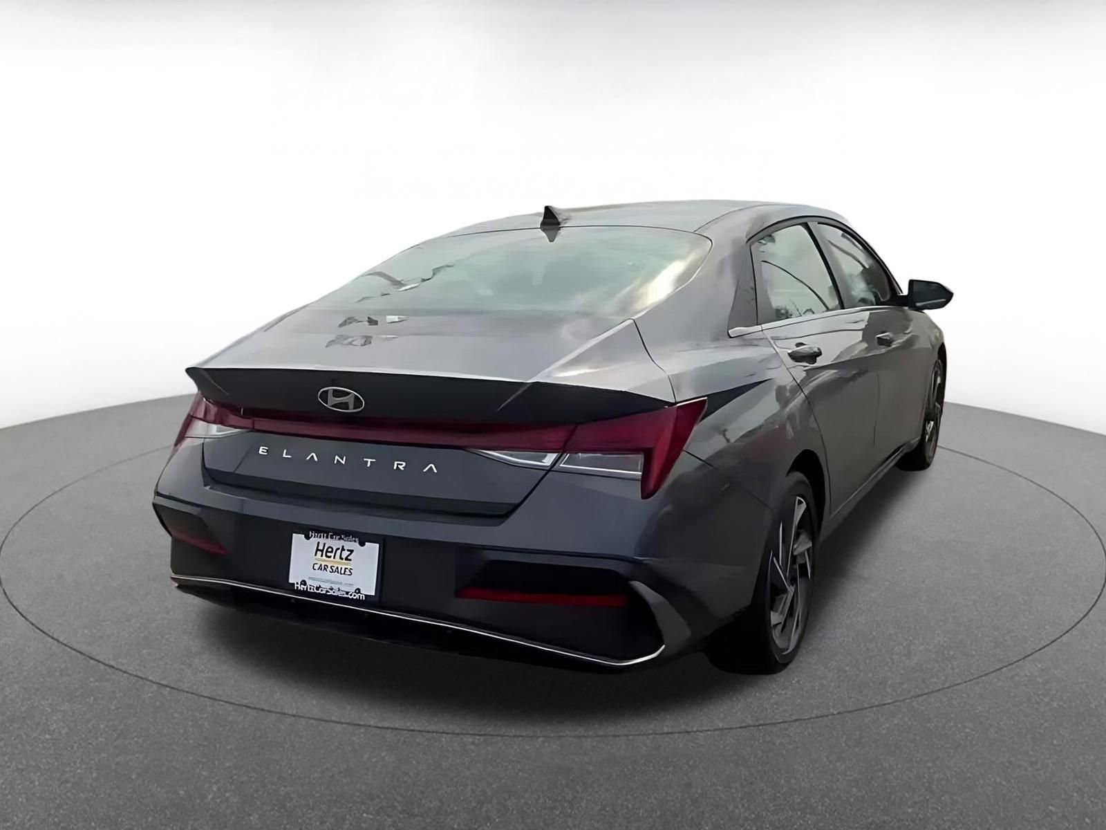 Used 2025 Hyundai Elantra SEL FWD image 12