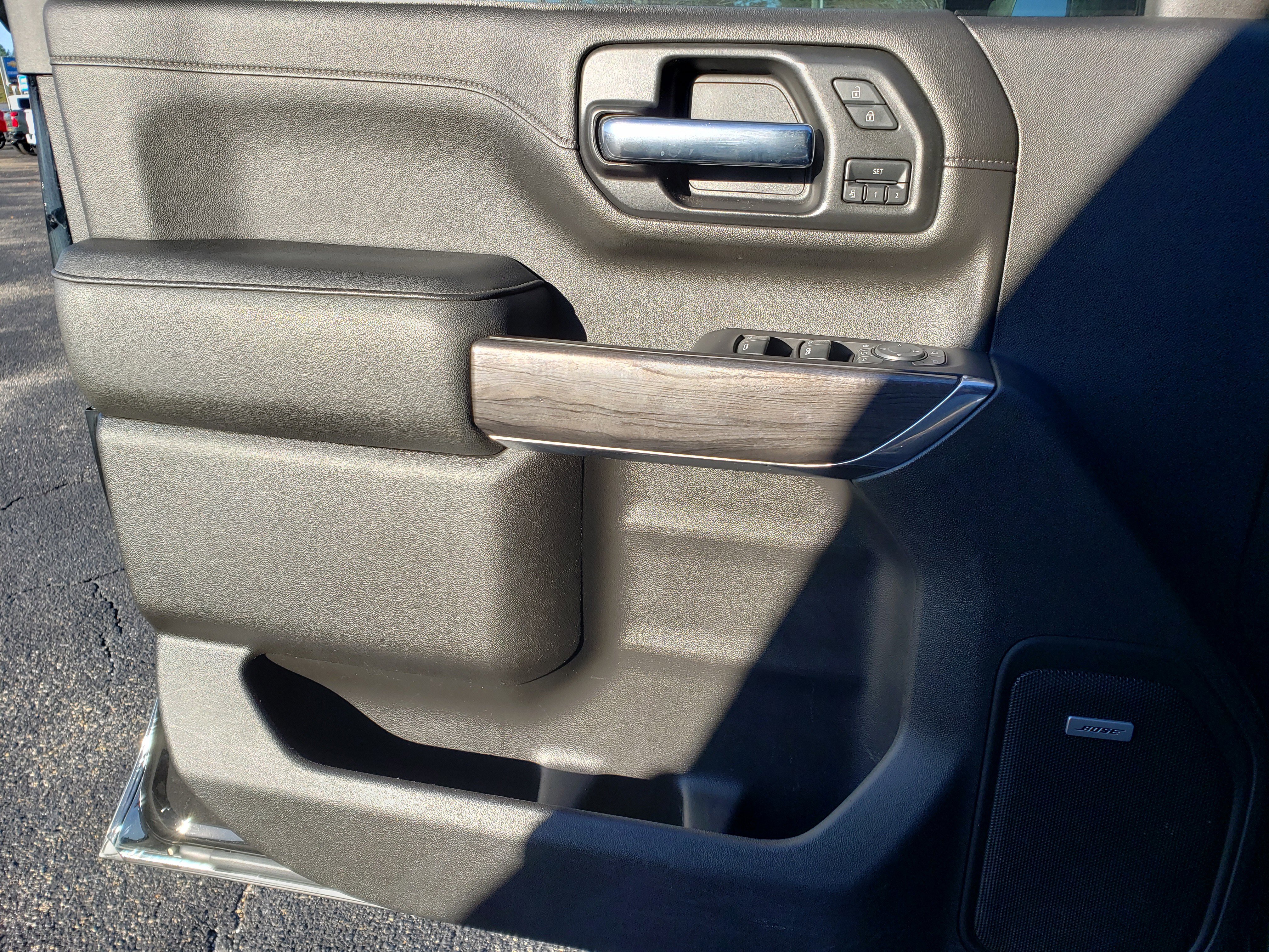 Used 2022 Chevrolet Silverado 2500 LTZ w/ LTZ Premium Package image 12