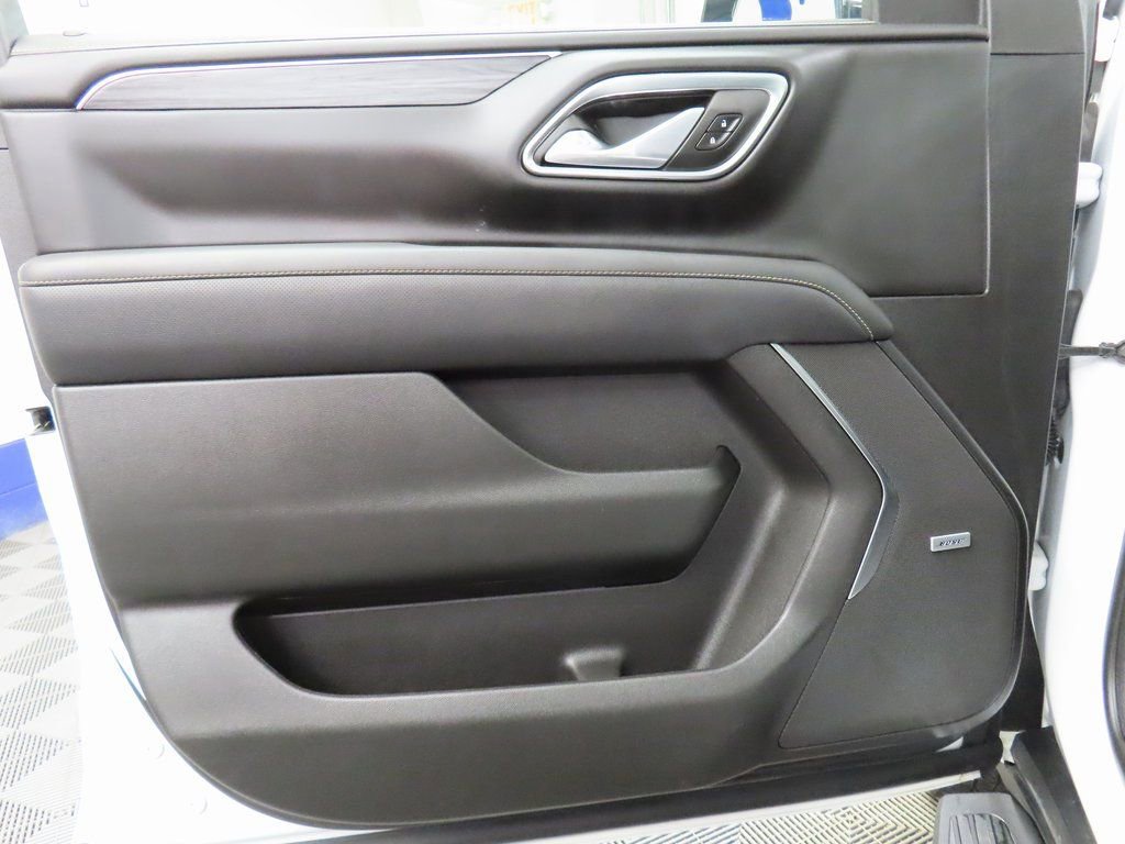 Used 2024 GMC Yukon XL SLT w/ SLT Premium Package image 57