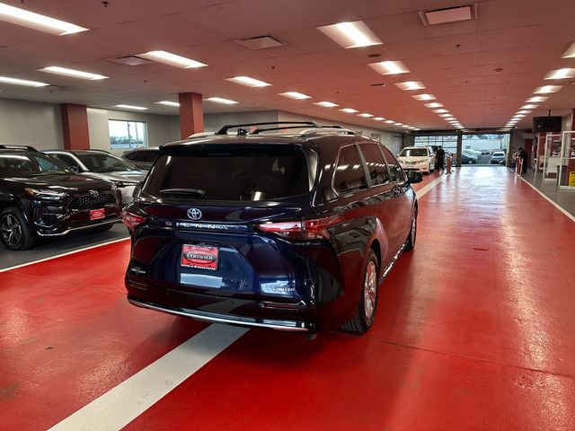 Certified 2025 Toyota Sienna Limited image 4