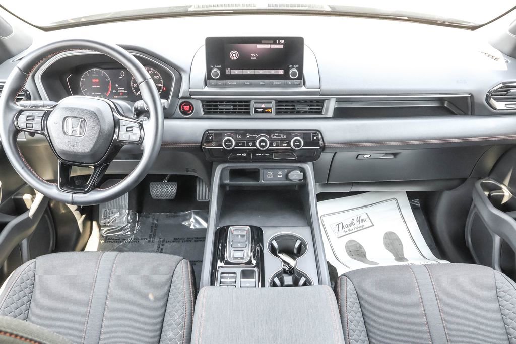 Used 2025 Honda Pilot Sport image 29