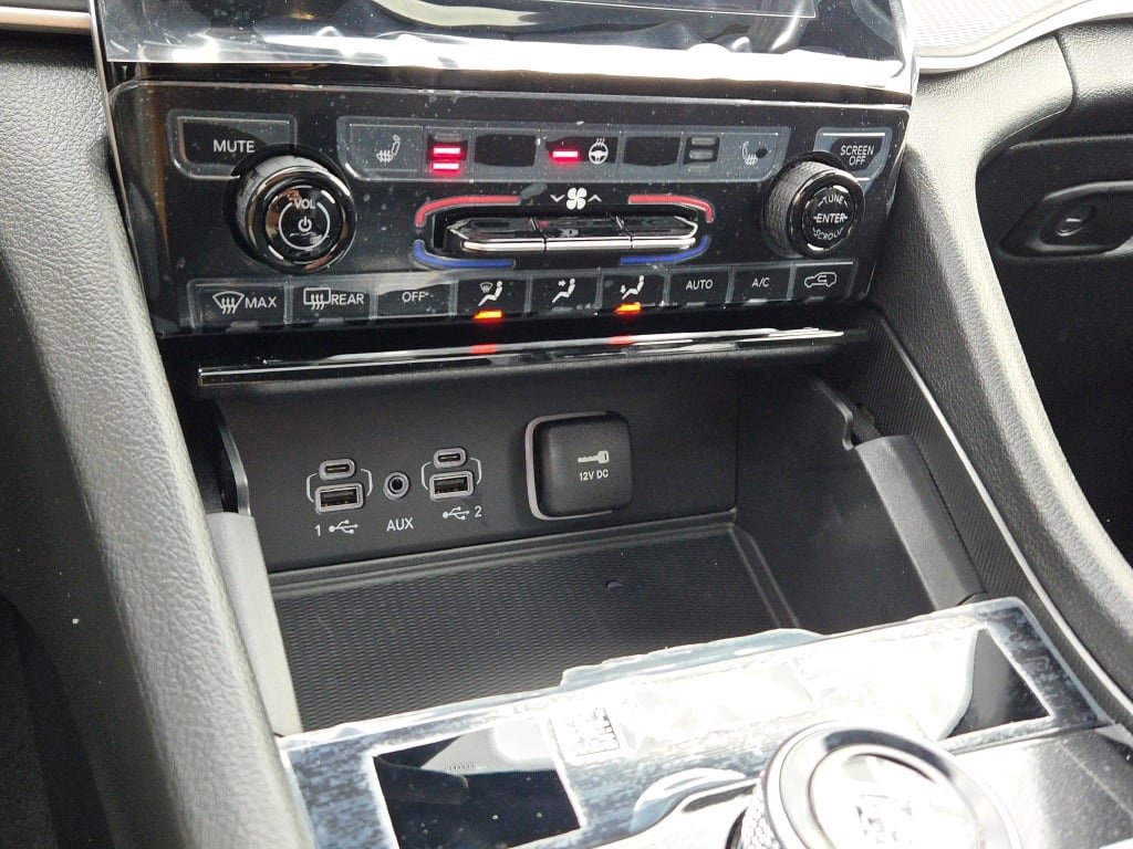 New 2025 Jeep Grand Cherokee L Altitude image 30