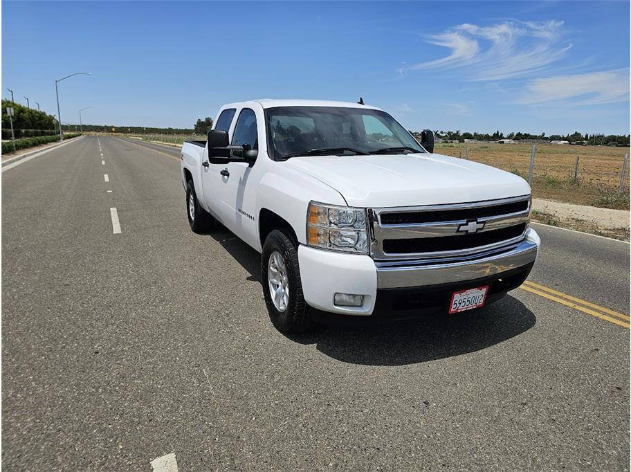 Used 2008 Chevrolet Silverado 1500 LT w/ Suspension Package, Off-Road AWD/4WD image 1