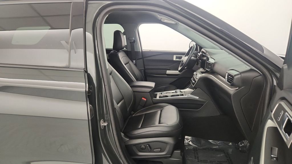 Certified 2023 Ford Explorer XLT w/ Equipment Group 202A image 34