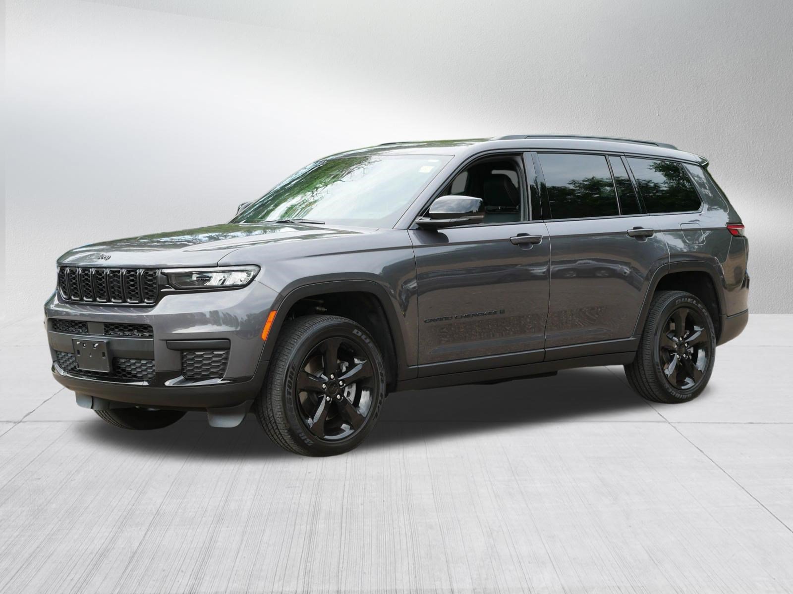 Used 2023 Jeep Grand Cherokee L Laredo AWD/4WD image 3