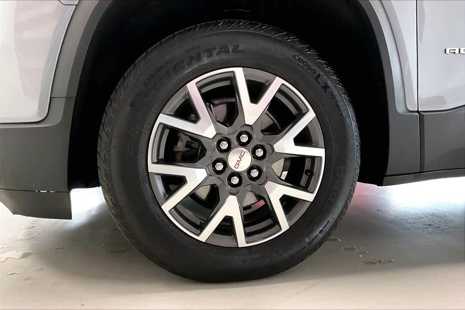 Used 2023 GMC Acadia SLE w/ Driver Convenience Package AWD/4WD image 7