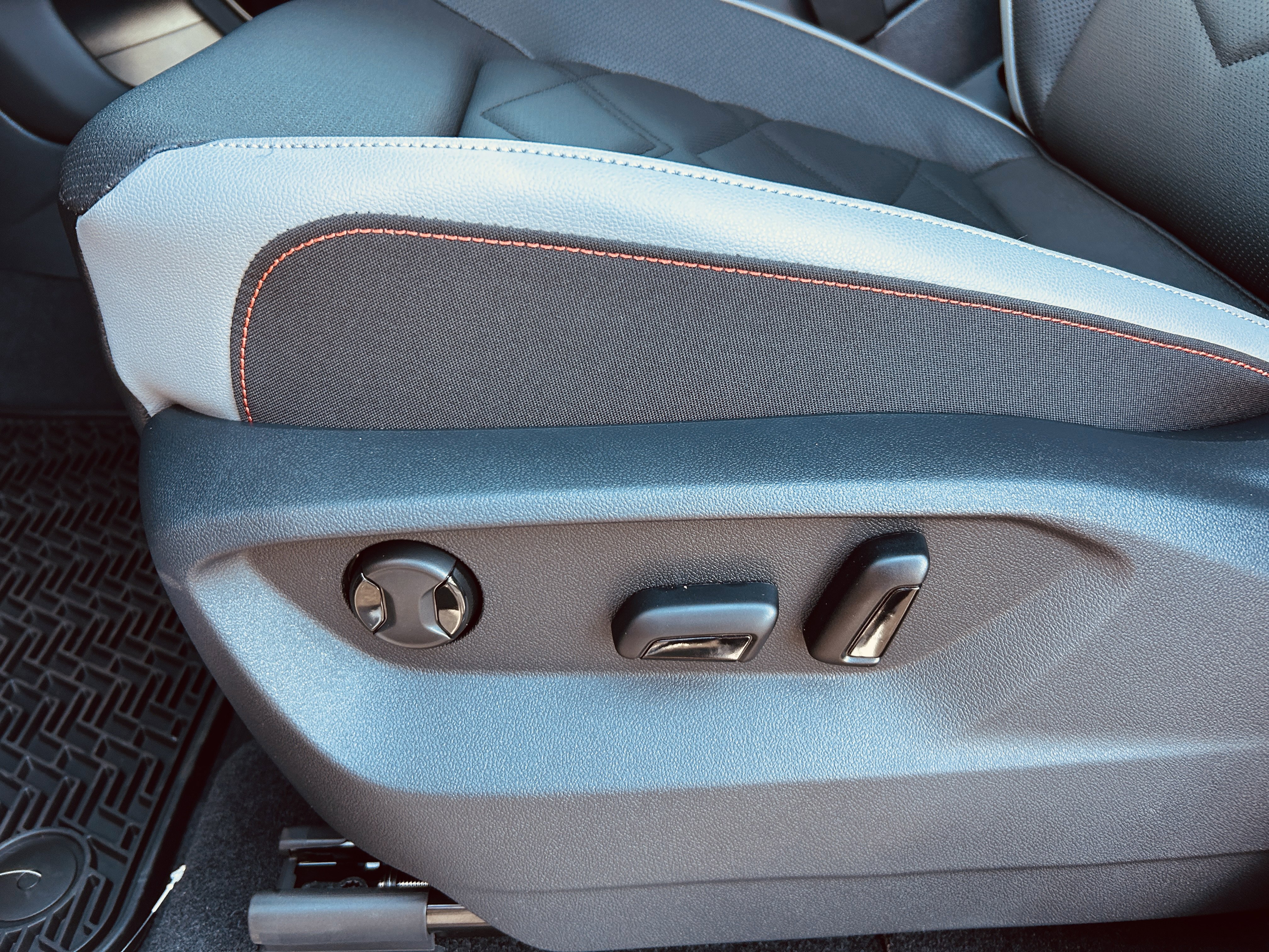 New 2026 Volkswagen Atlas Peak Edition image 20
