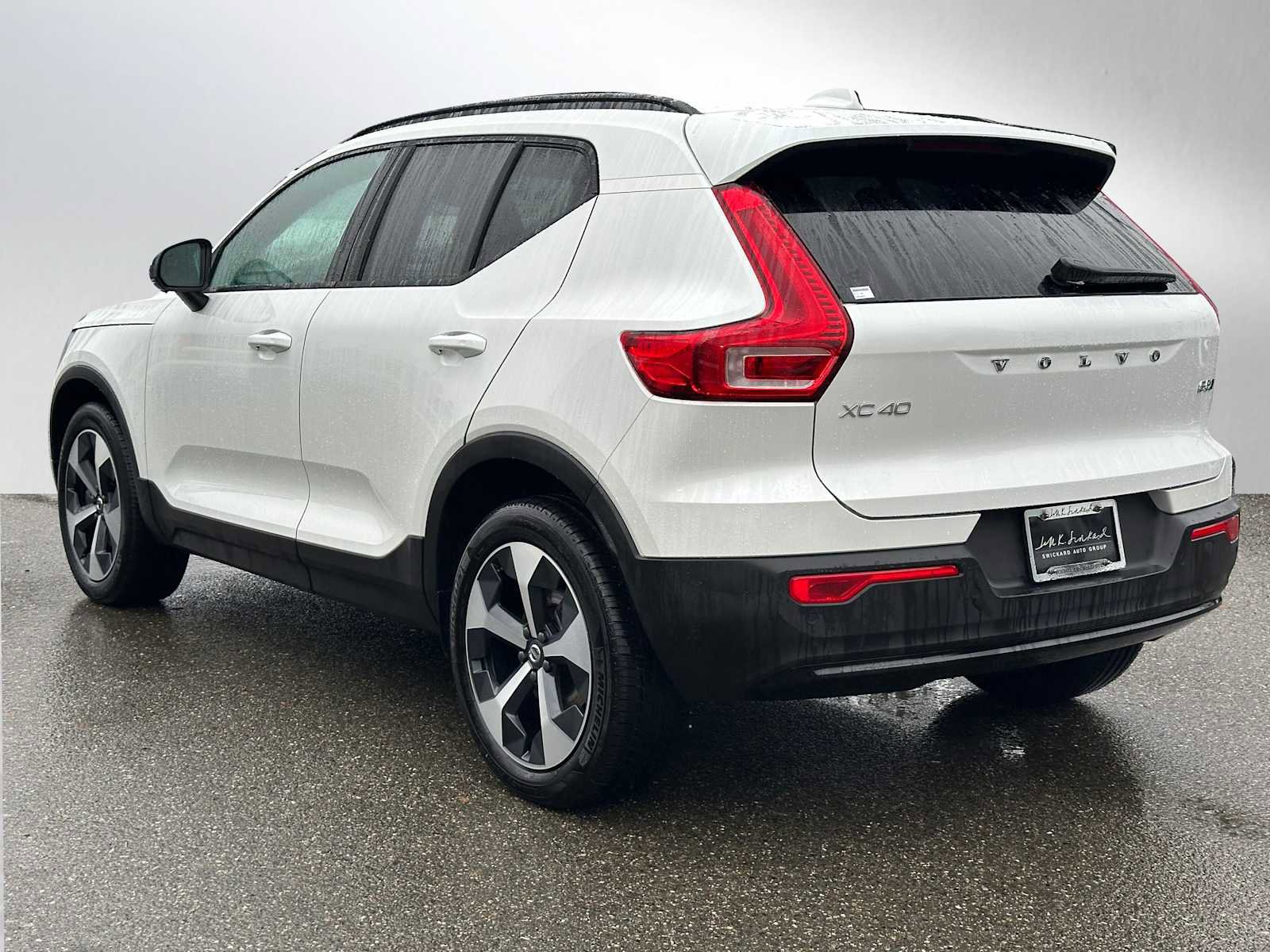 Used 2025 Volvo XC40 B5 Plus w/ Protection Package Premier image 5