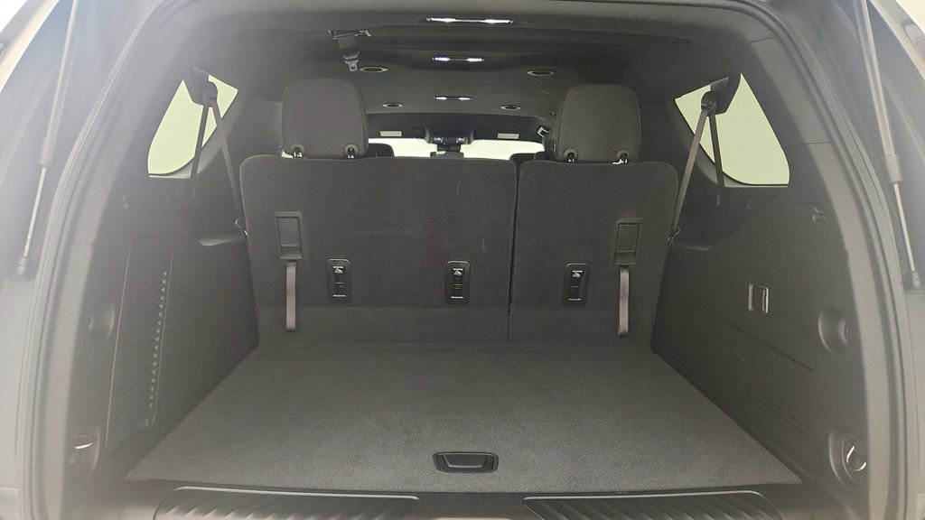 Certified 2025 Chevrolet Suburban LS RWD image 28