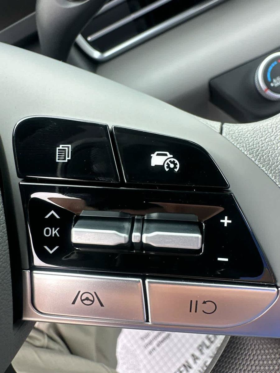 New 2026 Hyundai Elantra SE FWD image 14