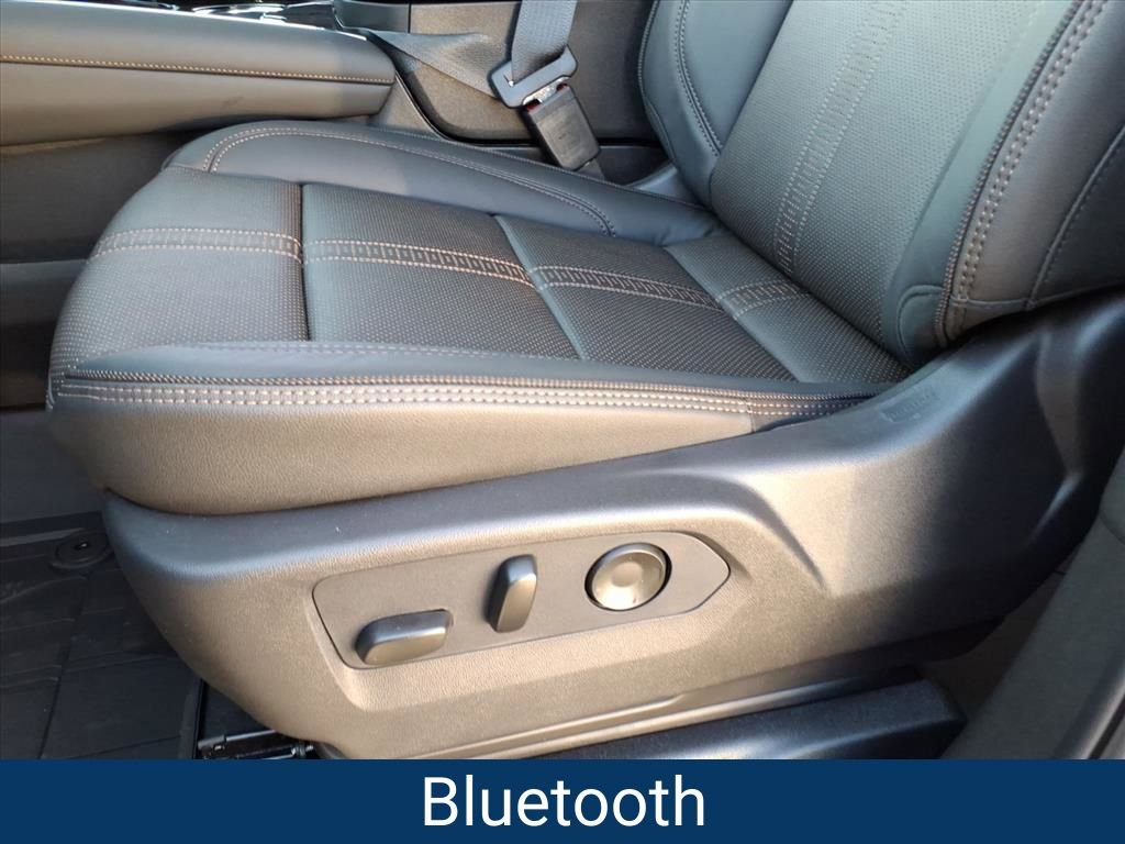 New 2026 Chevrolet Suburban High Country image 17